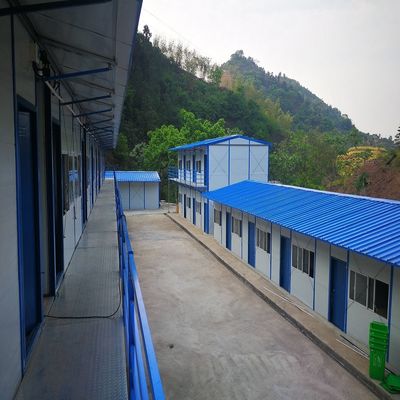Oficina moderna de 4 dormitorios Casas prefabricadas Kt de lujo con ventana corredera de PVC