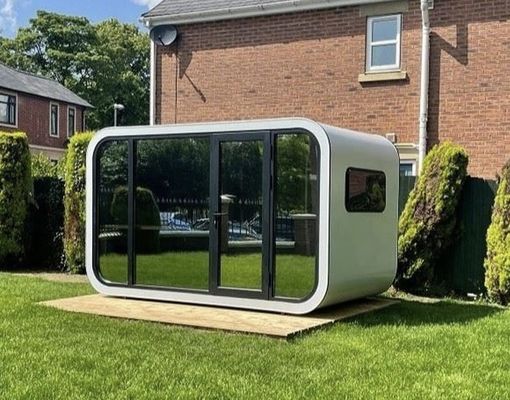 Cuadro de estructura de acero ligero montado en una casa de contenedores para una vida ecológica