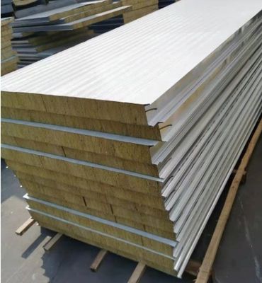 Paneles de sandwich de aluminio para villas en Polonia estilo de diseño moderno