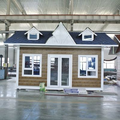 Casa plegable con remolque con ventana corredera de PVC con piso de cartón MgO de 18 mm