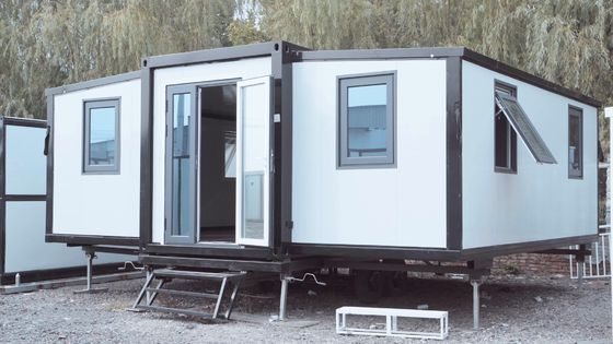 Casa de acero de 3 dormitorios en 1 con contenedores